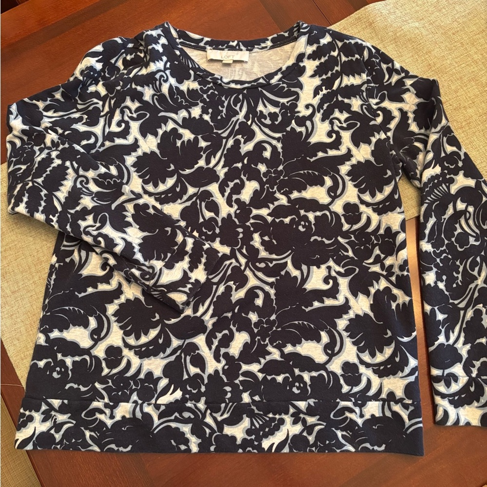 LOFT Navy Blue and Cream Floral lightweight sweatshirt